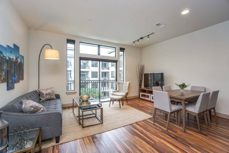 stunning airbnb apartment midtown Houston 