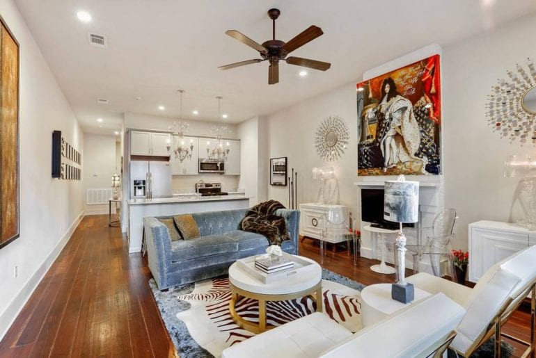 Airbnb New Orleans French Quarter This room is filled with modern decor and whimsical art
