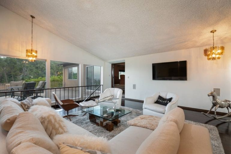 airbnb home with views in hollywood hills la