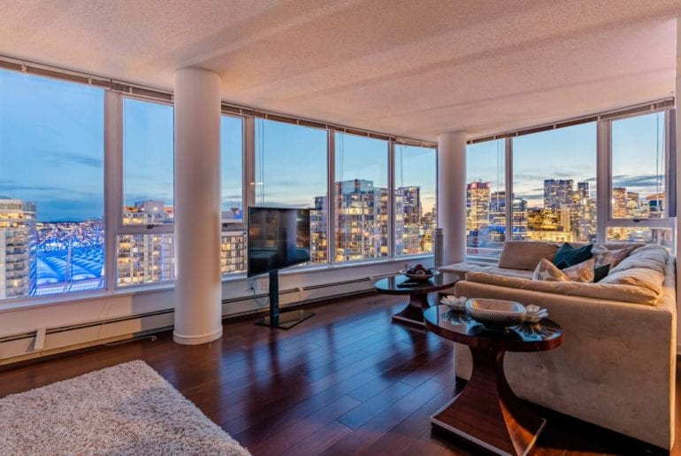 penthouse condo airbnb vancouver