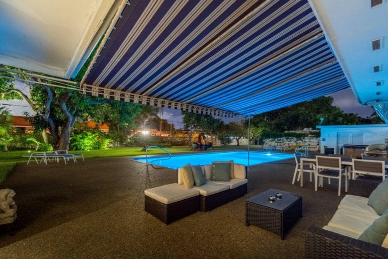 luxury airbnb home in hollywood florida with pool