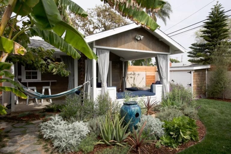 Where to stay in Los Angeles: Relax in privacy in this adorable home. There’s an outdoor living room and hammock for your enjoyment. 