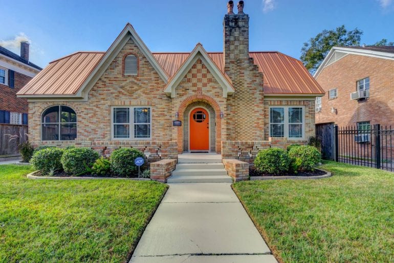 houston bungalow airbnb