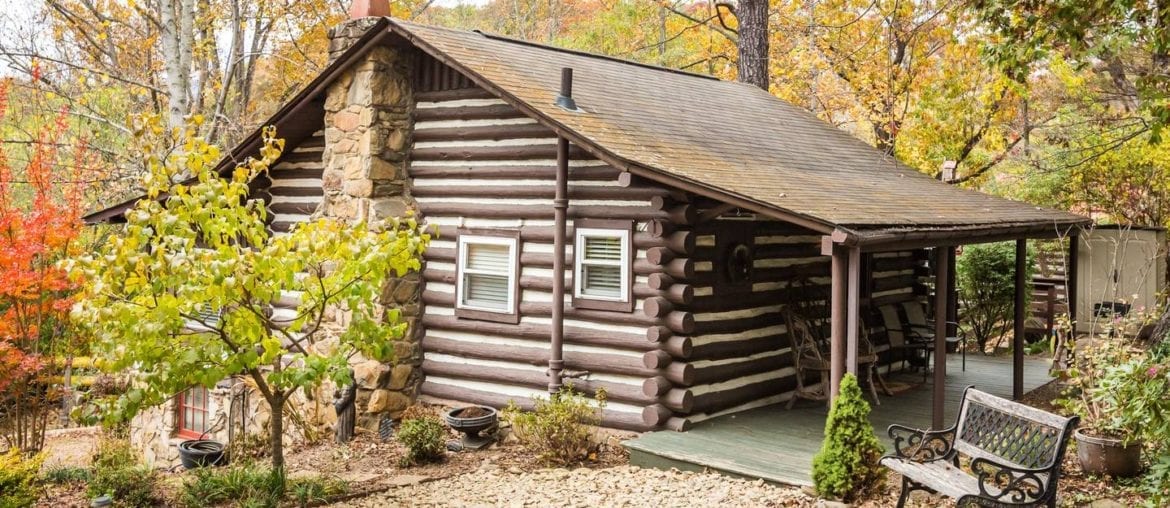 Cozy log cabin in Asheville NC
