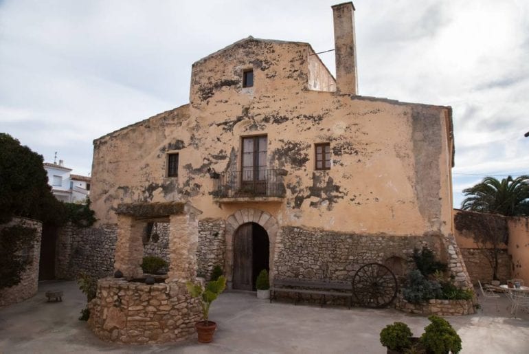 rustic vineyard home airbnb barcelona