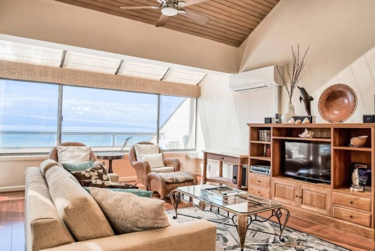 beachfront penthouse with stunning views on maui