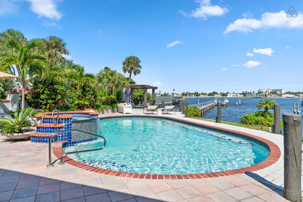 A pool overlooking the ocean in West Palm Beach