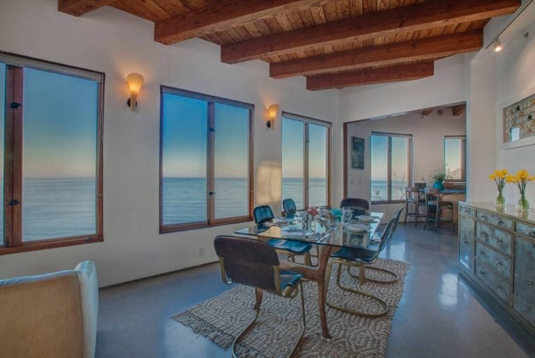 villa with spectacular views airbnb palisades