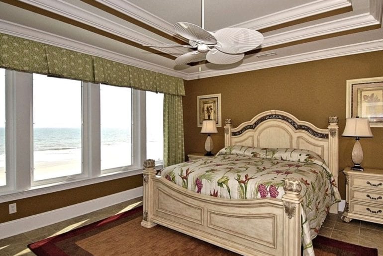 bedroom in a beachside Vrbo in Myrtle Beach