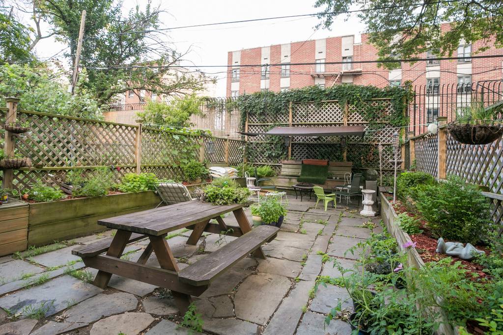 cool musicians apartment in brooklyn from airbnb