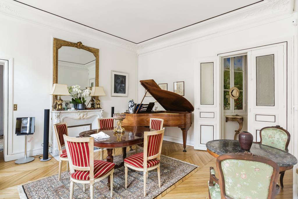 romantic and elegant paris apartment