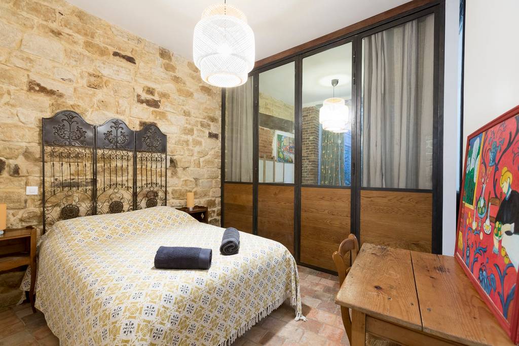 gorgeous 17th century mansion airbnb paris