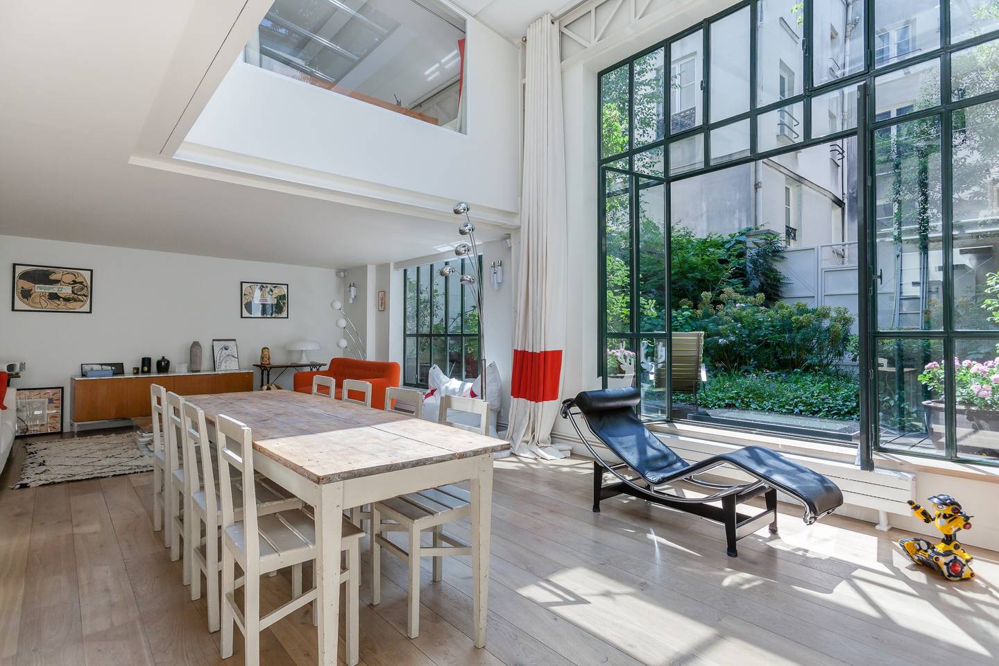 light filled paris home close to le jardin du plantes