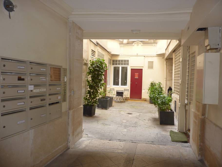 upscale paris airbnb in place de victoires