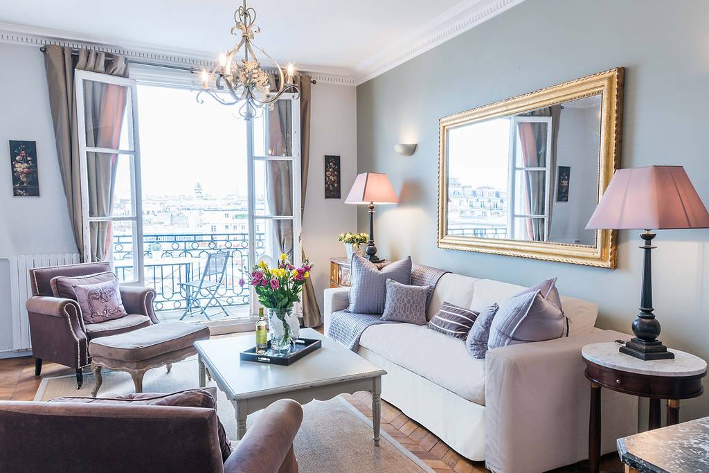 a romantic Airbnb in Paris