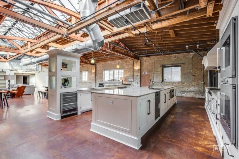 gigantic chicago airbnb loft space