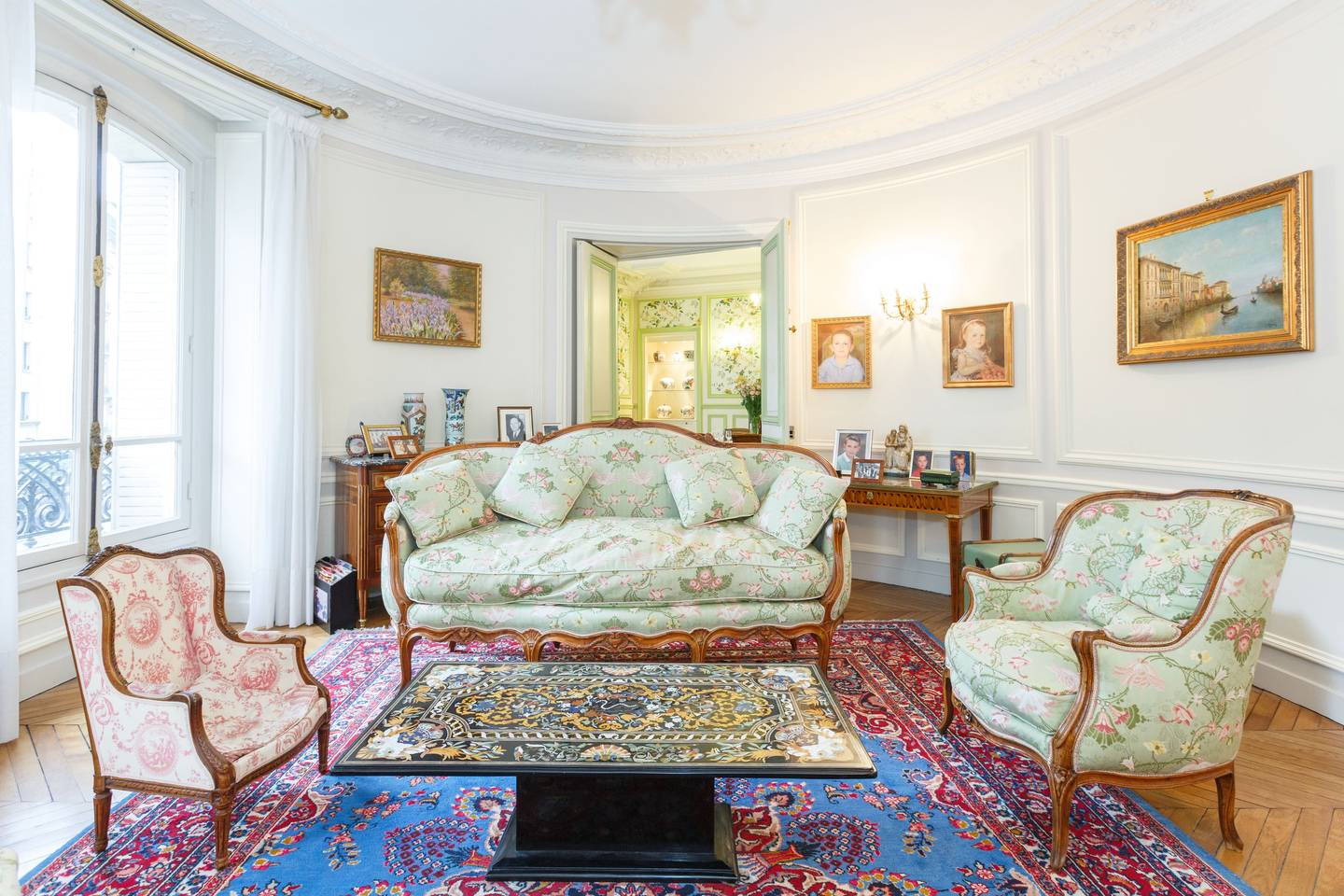 paris airbnb antique style home near museums