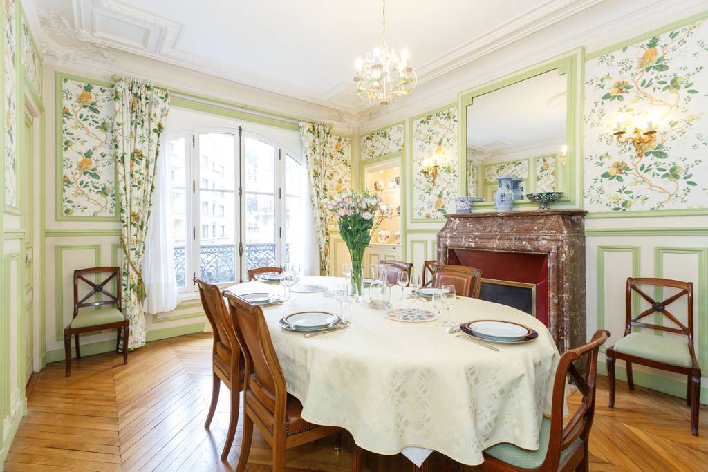 paris airbnb antique style home near museums