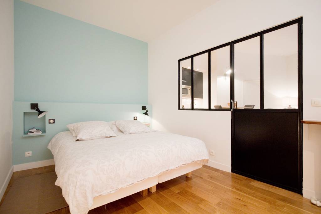 stylish airbnb apartment in latin quarter paris