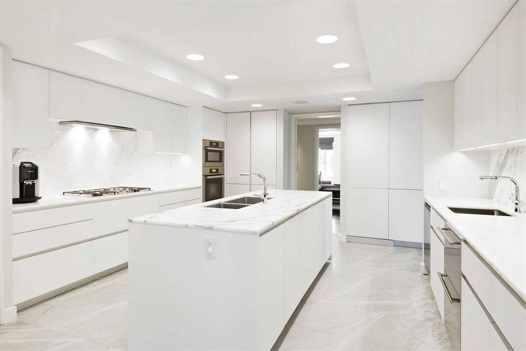 upscale new york apartment close to city attractions
