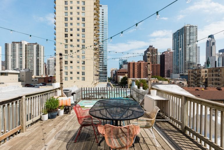 airbnb penthouse in old town chicago