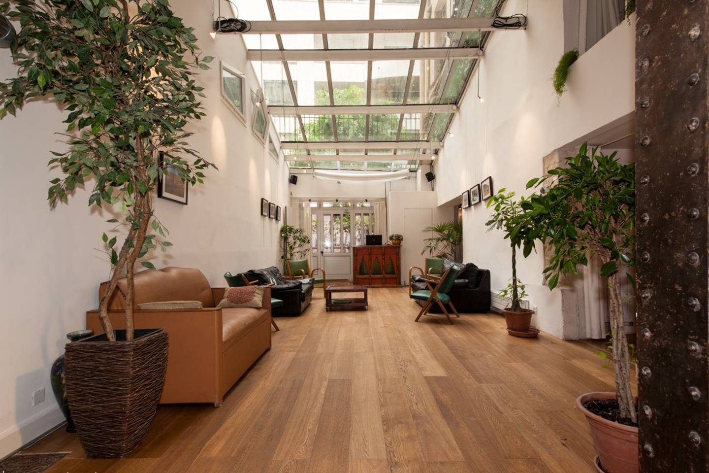 huge apartment with massive skylight in paris