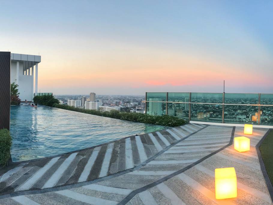 apartment with infinity pool in bangkok