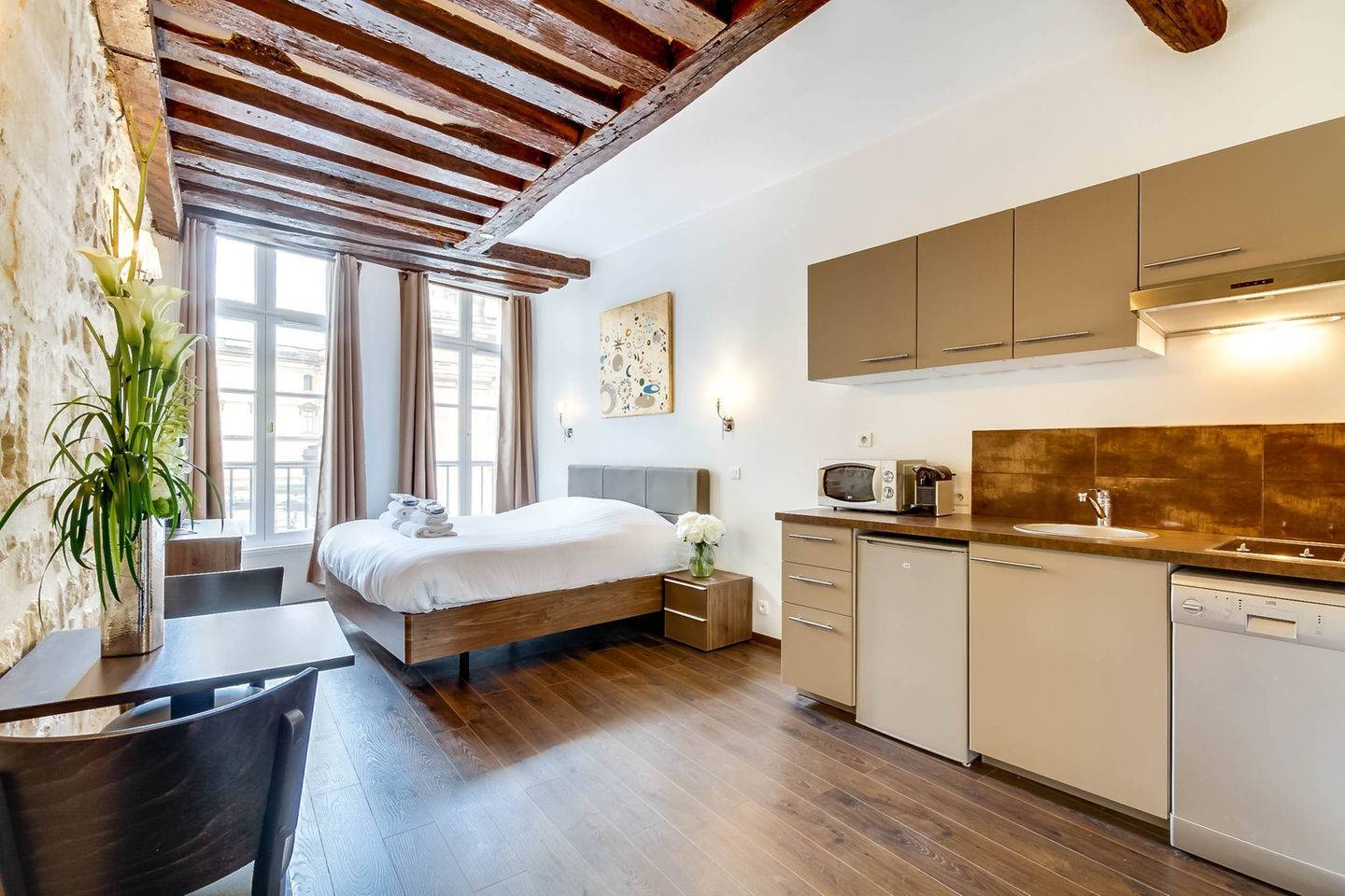 incredible paris airbnb close to upscale shopping