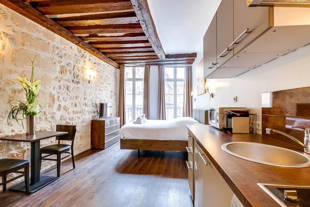 incredible paris airbnb close to upscale shopping