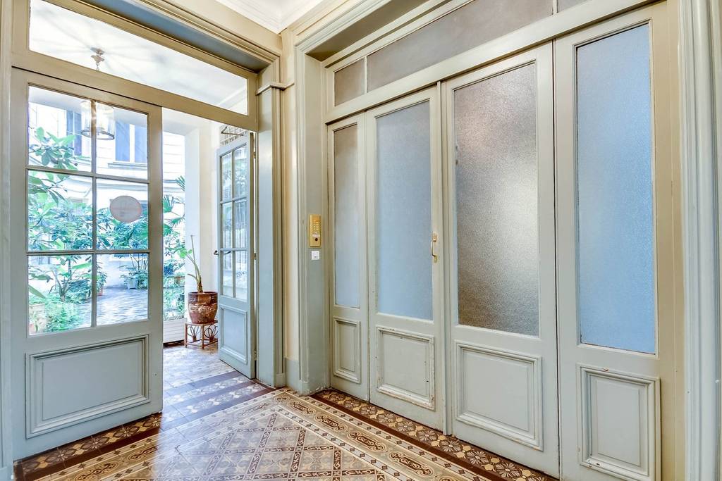 incredible paris airbnb close to upscale shopping