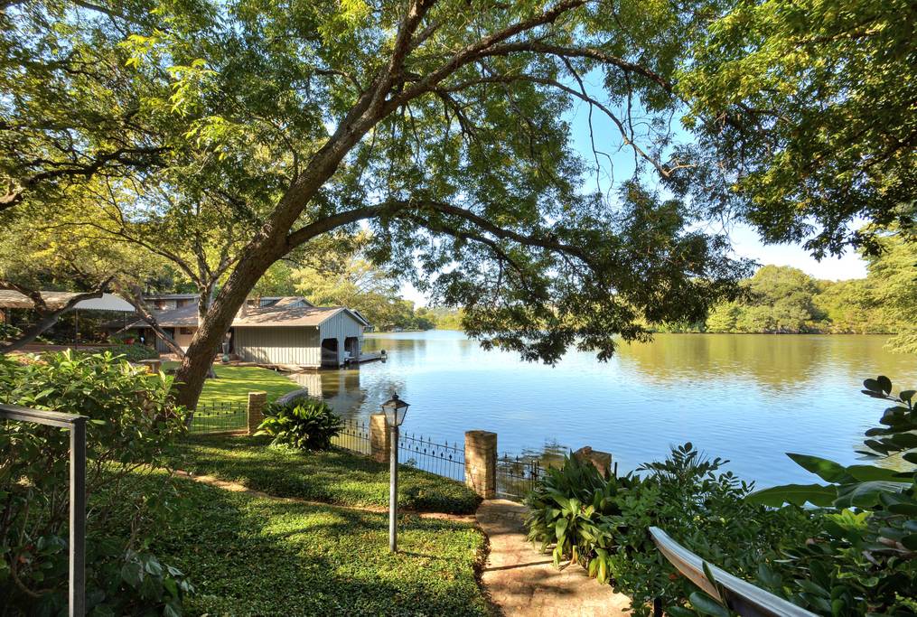 luxury home on lake airbnb austin