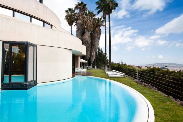 large and elegant estate airbnb barcelona