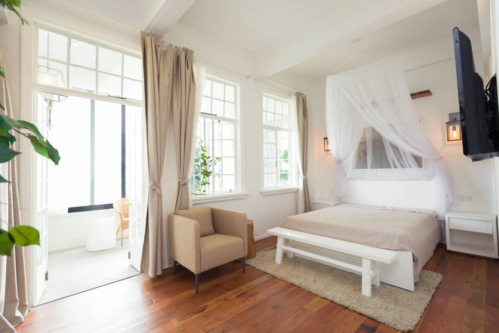 fabulous airbnb shanghai apartment in bund