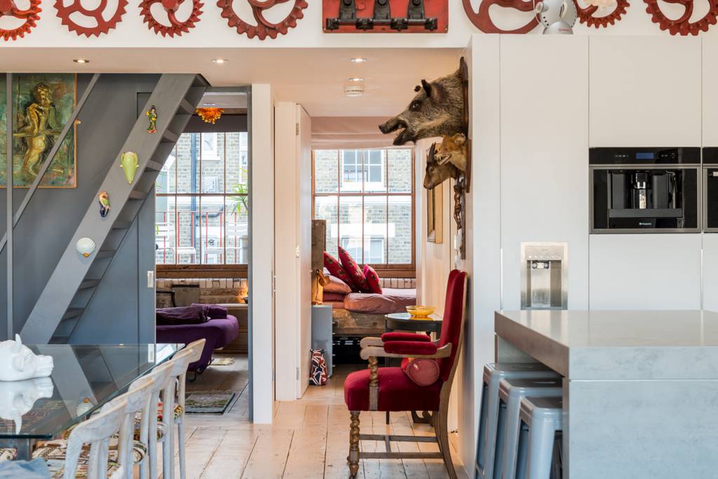 family friendly london airbnb with boar's head 