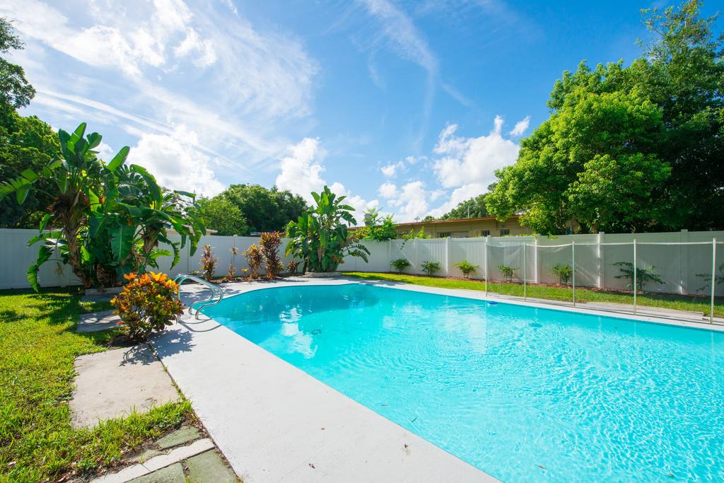 bungalow with pool downtown orlando