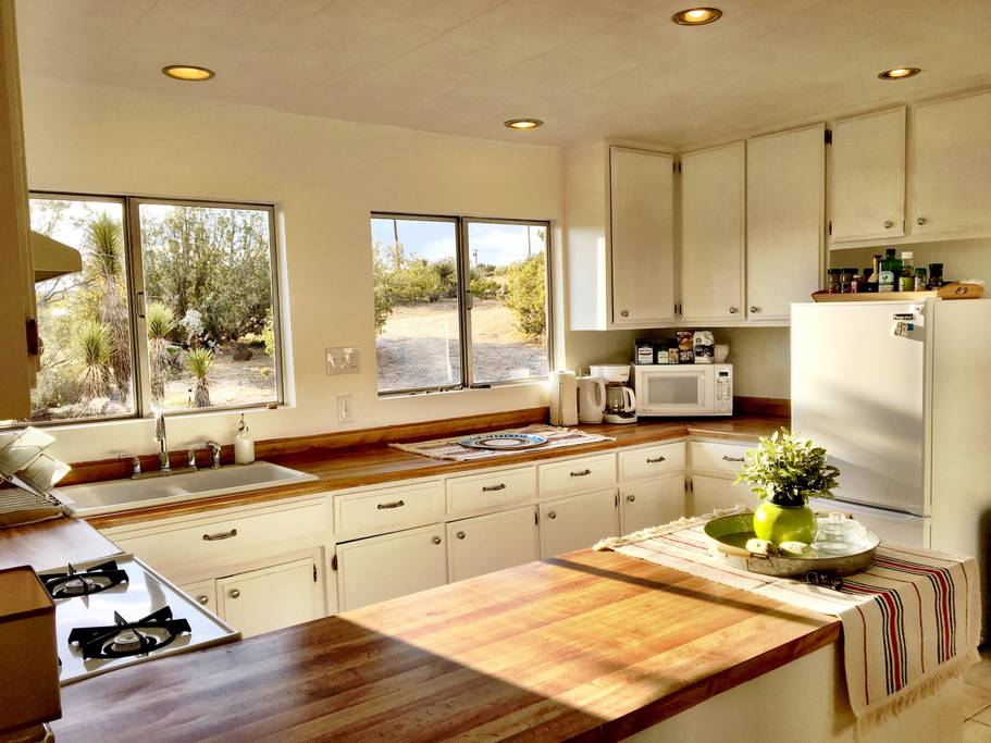 desert bungalow in yucca valley airbnb