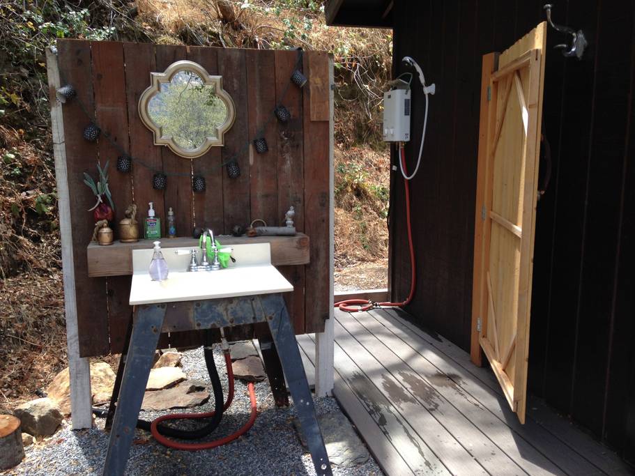 airbnb cabin on Sequoia National Park