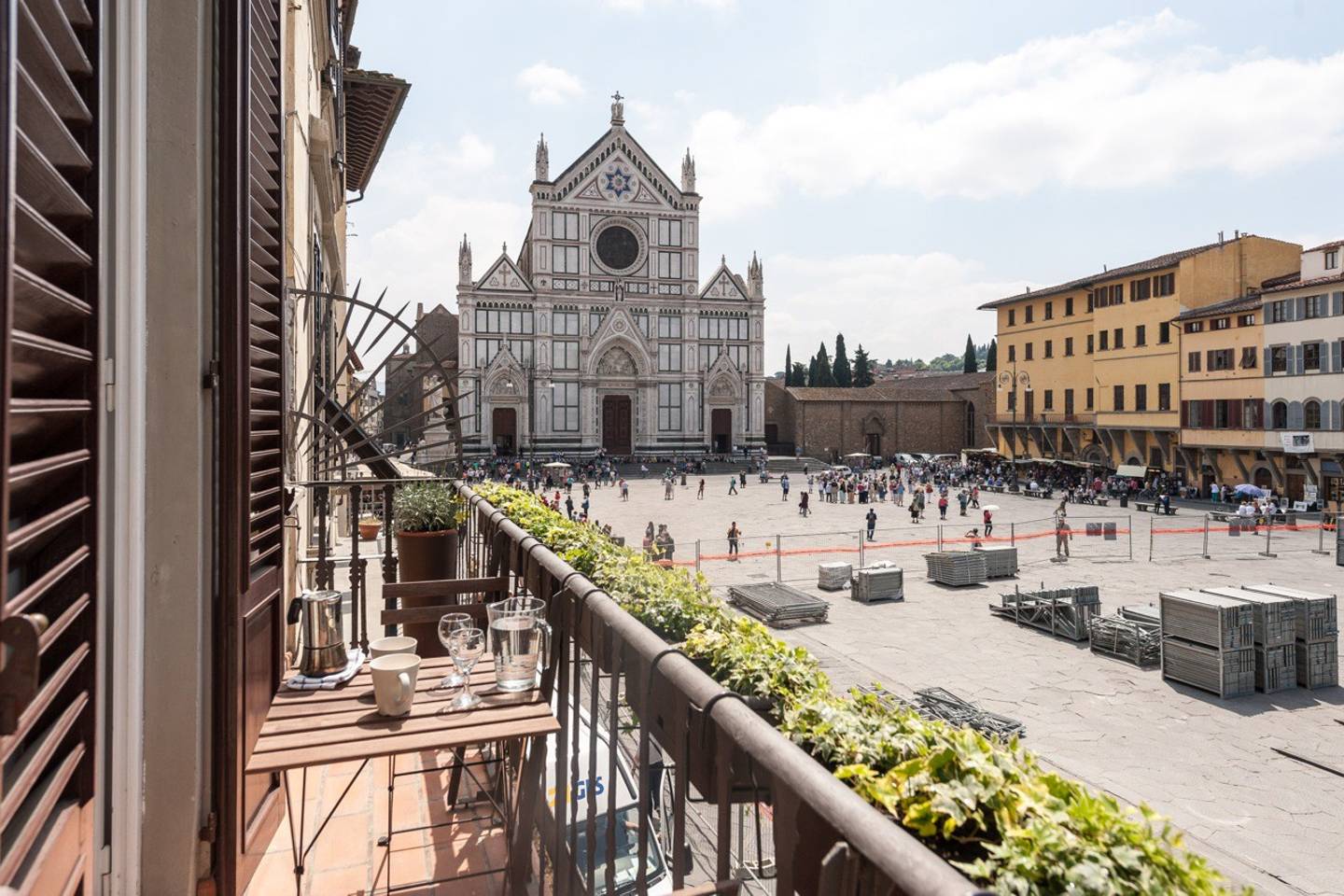 airbnb apartment in residential part of florence