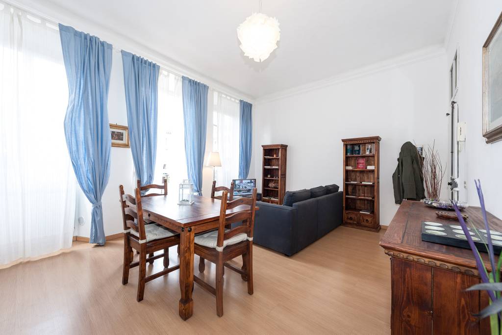 airbnb apartment in residential part of florence