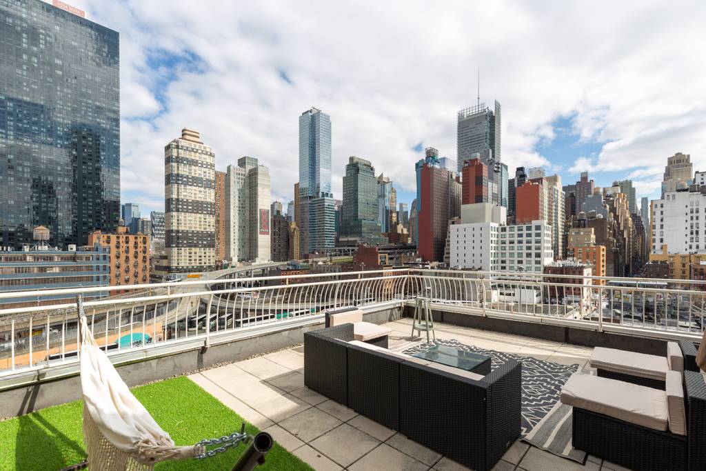 new york penthouse with elevator and roofdeck