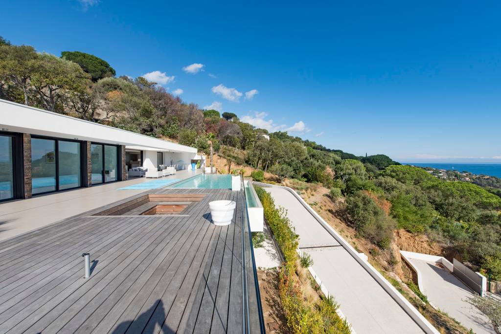 st tropez airbnb home with pool