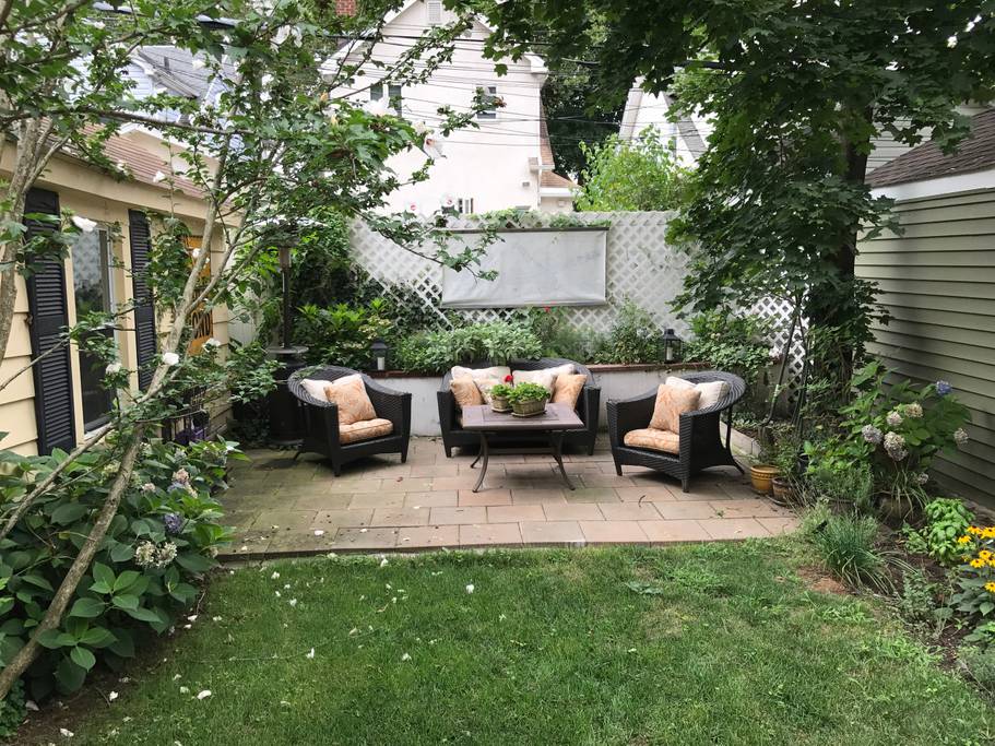 new york airbnb cottage in forest hills queens