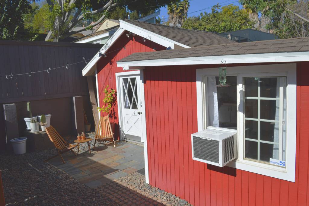 gorgeous airbnb bungalow silverlake la