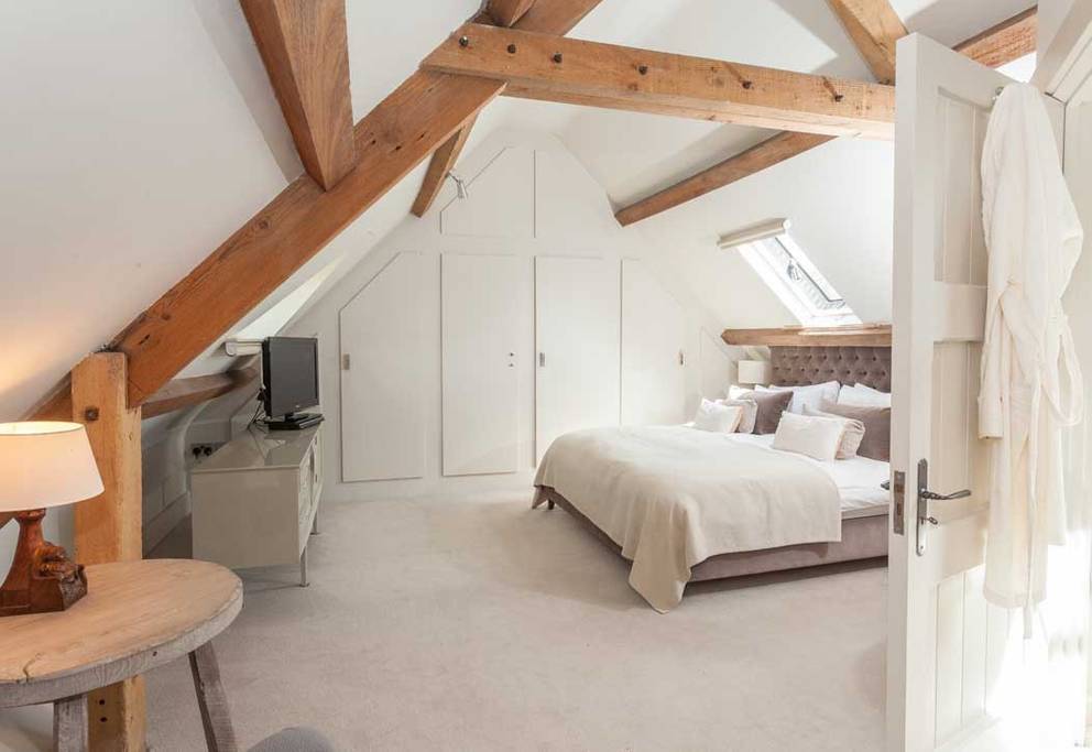 luxury cotswolds home with expose beam work airbnb