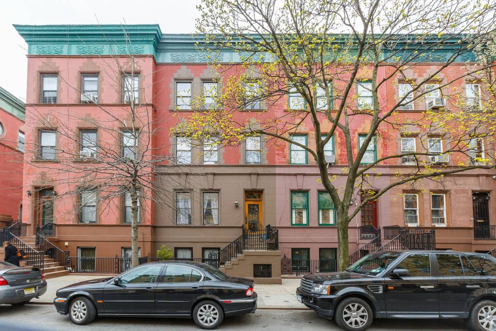 spacious new york apartment used as a filming location