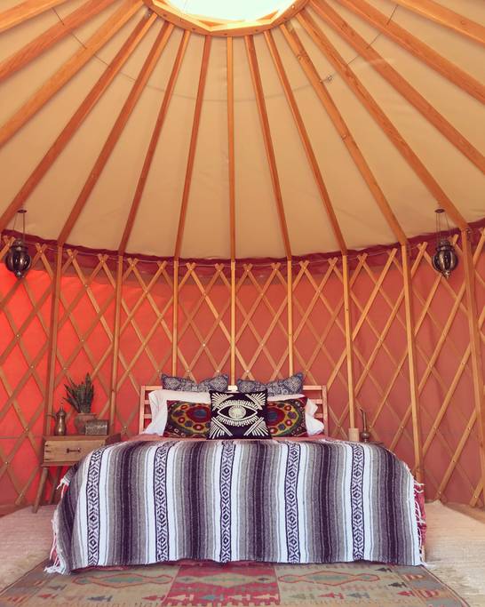 desert airbnb yurt in joshua tree