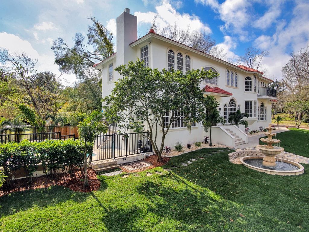 renovated airbnb mansion on hillsborough river tampa