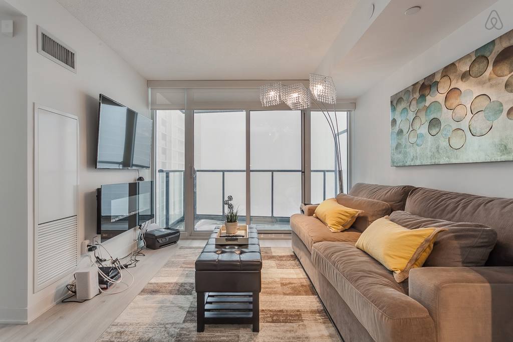 airbnb toronto home with lake view