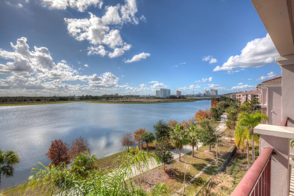 Penthouse With Lake Views Near Islands of Adventure