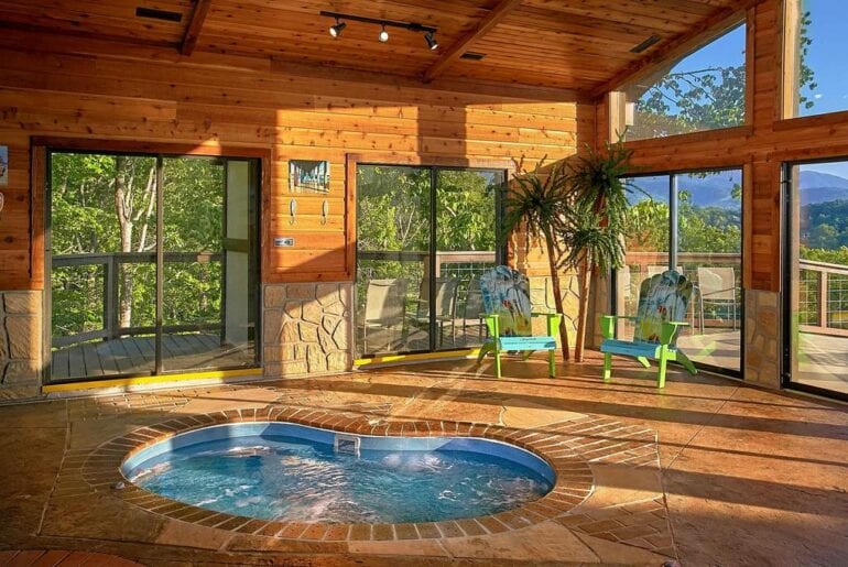 gatlinburg home with pool